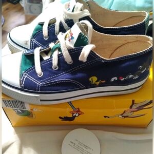 Warner Brothers Vintage Looney Tunes Sneakers